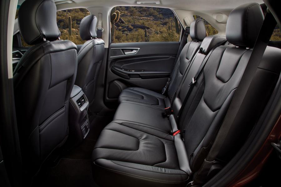  Ford Edge Titanium 2015 года  (фото 24 из 30)